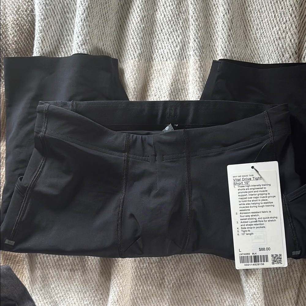 Lululemon men vital drive tight short (L)